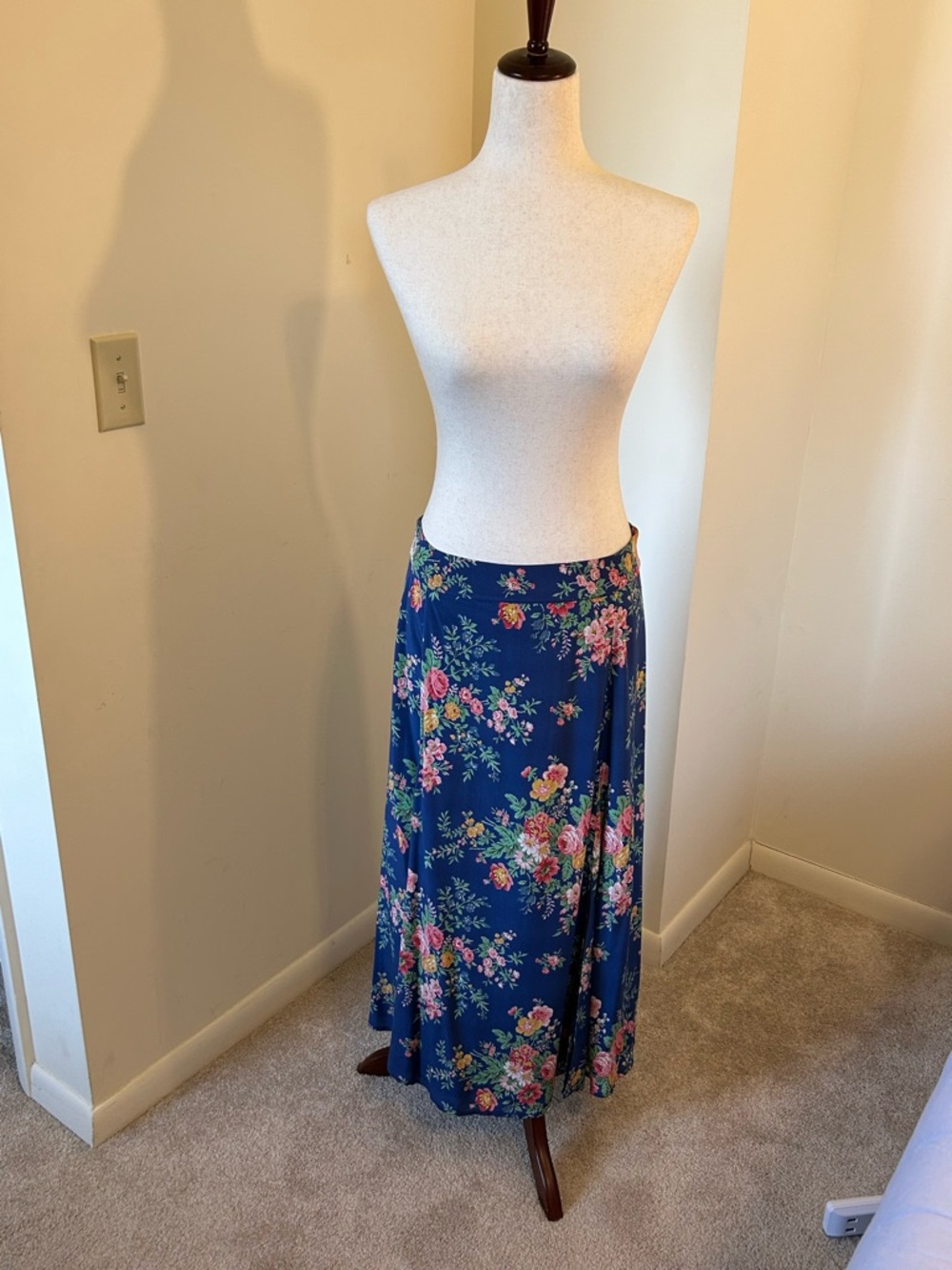 Sézane Tabata Royal Blue/Pink Palomba print 100% silk Midi Skirt SZ 8 NWT. - Picture 4 of 13